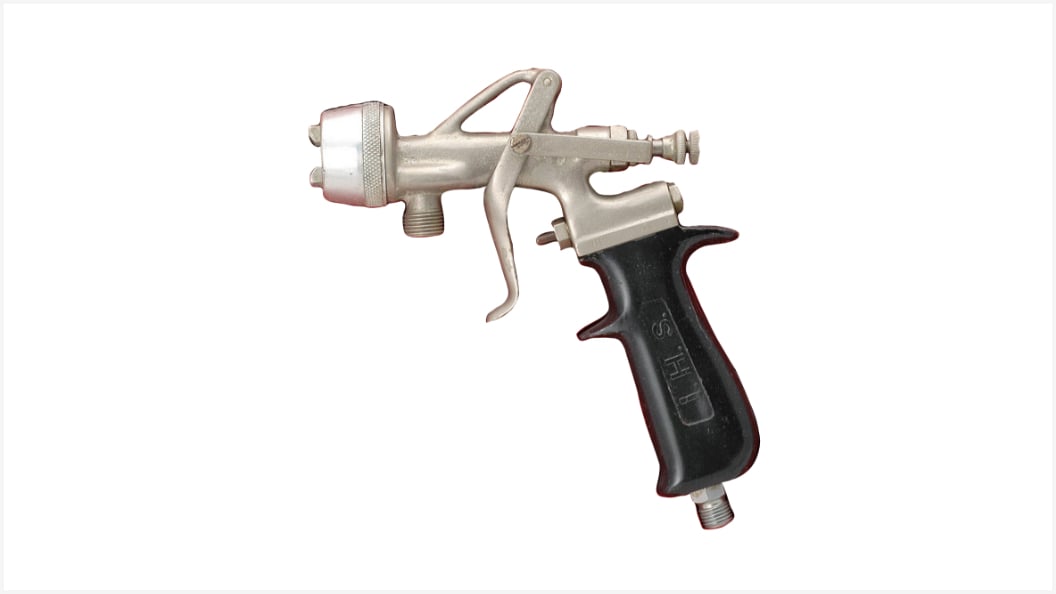 Our first spray gun model (the first ever manufactured in Japan)
