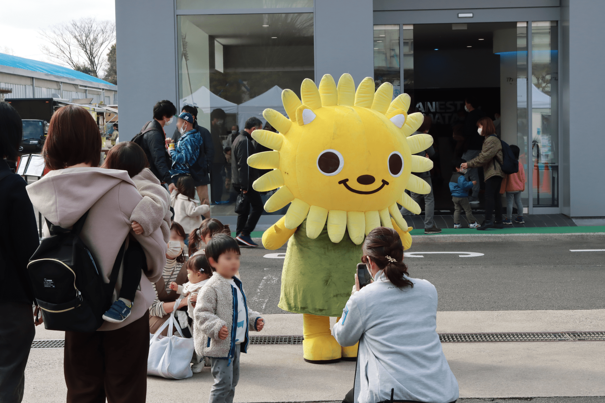 大型商業施設「トレッサ横浜」のマスコットキャラクター　とれおん（2023年）